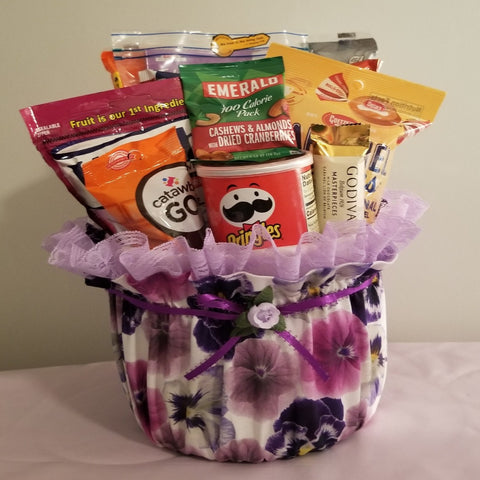 CHOCOLATE & NUTS SNACK GIFT BASKET